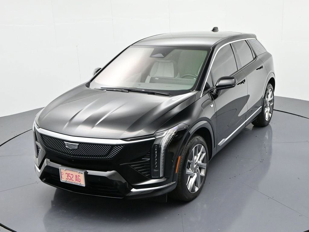 2025 Cadillac OPTIQ Luxury 1