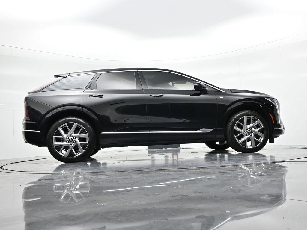 2025 Cadillac OPTIQ Luxury 1