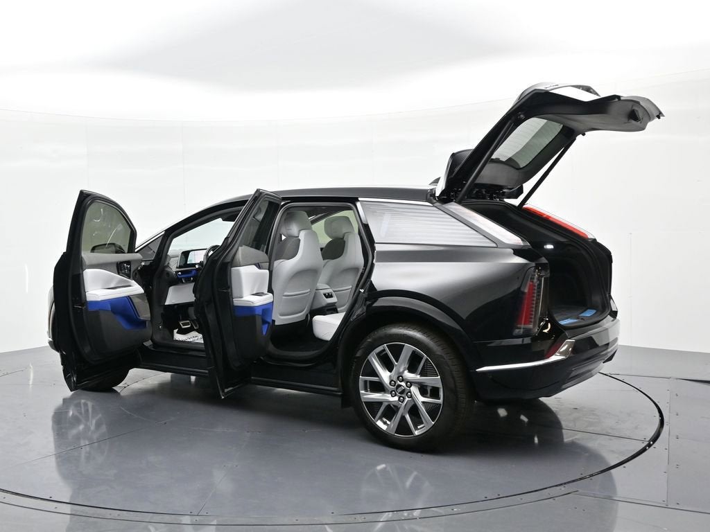 2025 Cadillac OPTIQ Luxury 1