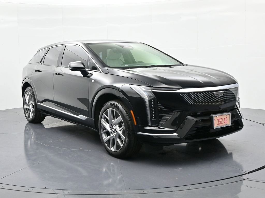 2025 Cadillac OPTIQ Luxury 1