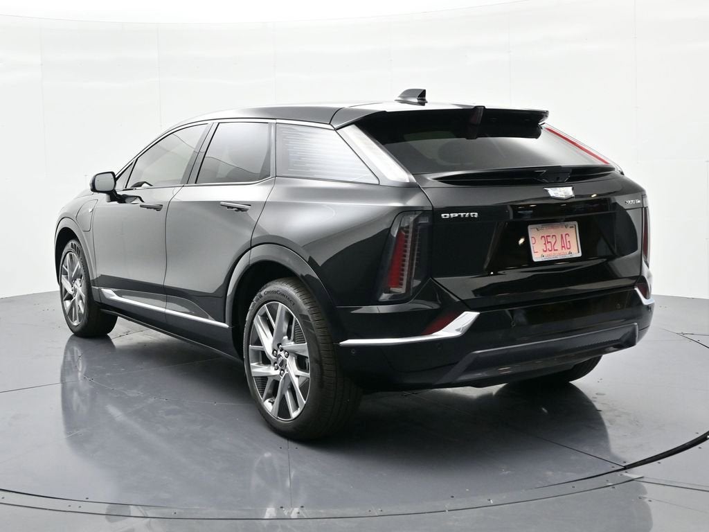 2025 Cadillac OPTIQ Luxury 1