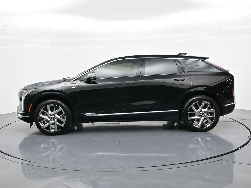 2025 Cadillac OPTIQ Luxury 1