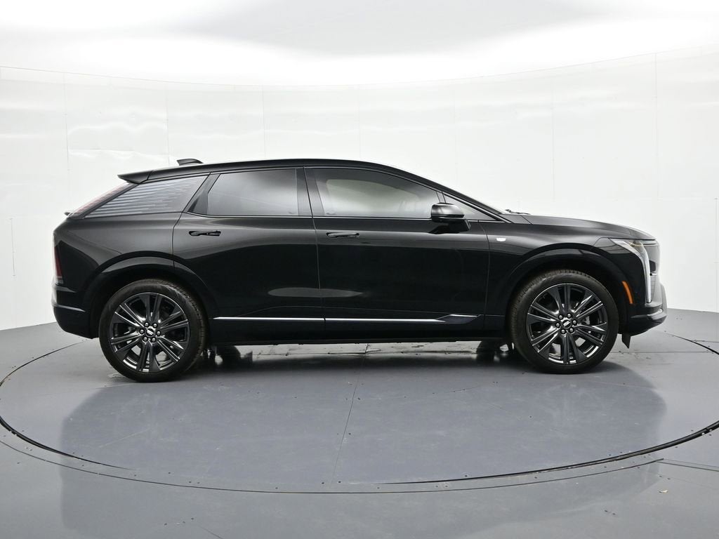 2025 Cadillac OPTIQ Sport 2