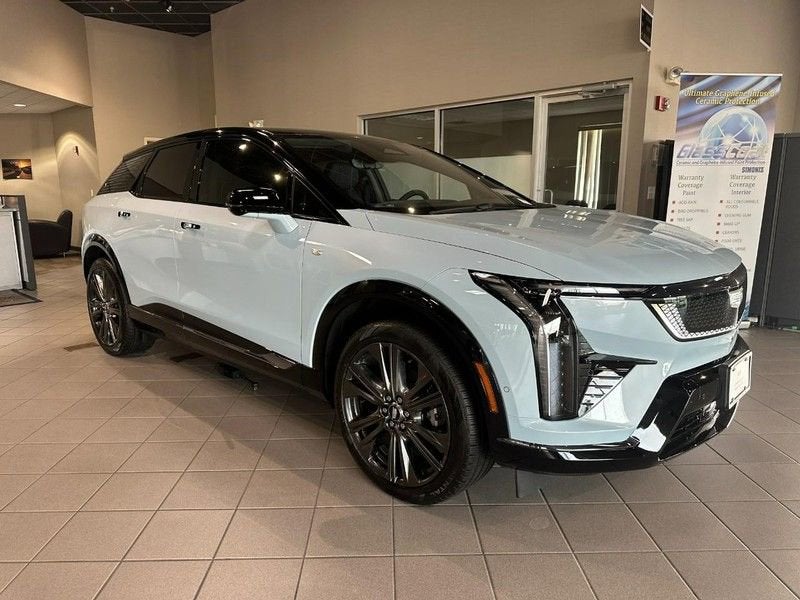 2025 Cadillac OPTIQ Sport 2