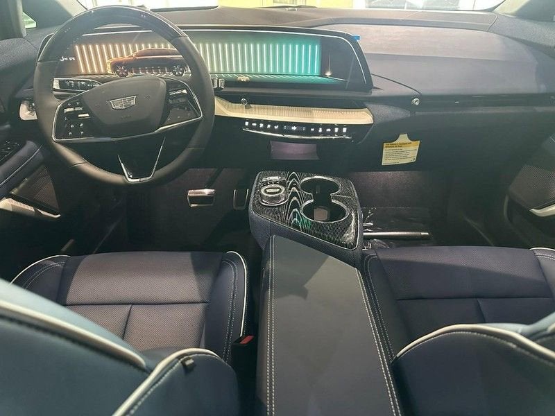 2025 Cadillac OPTIQ Sport 2