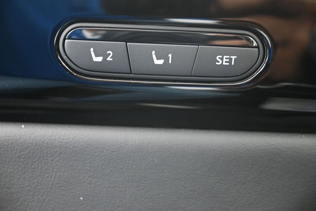 2025 INFINITI QX60 PURE