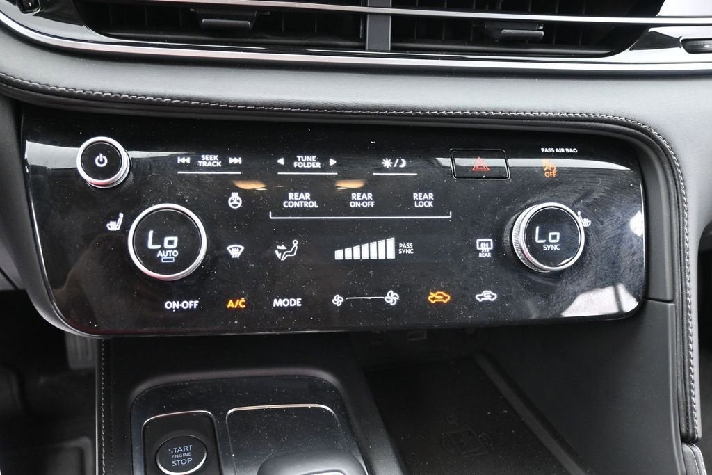 2025 INFINITI QX60 LUXE