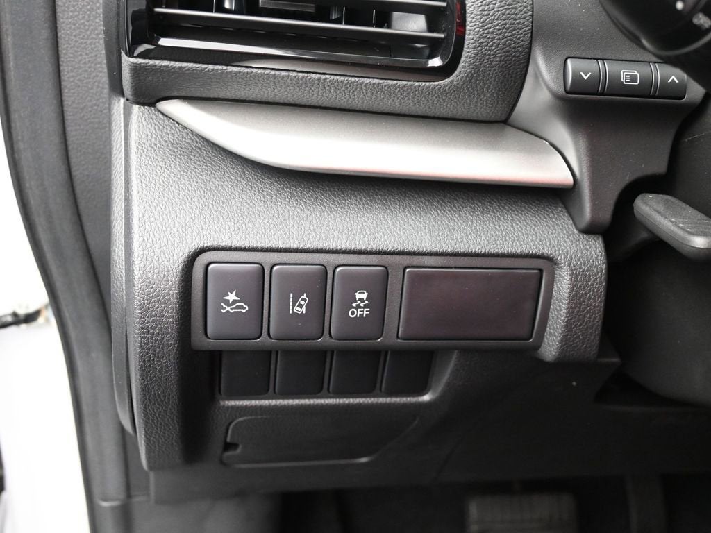 2024 Mitsubishi Eclipse Cross LE