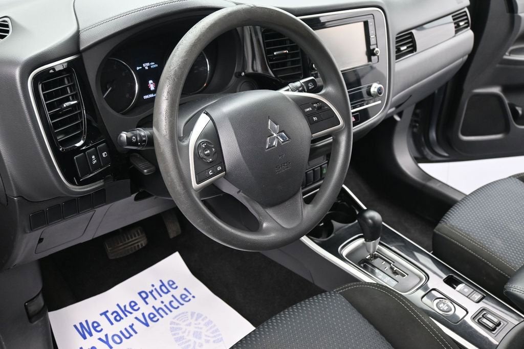 2020 Mitsubishi Outlander ES
