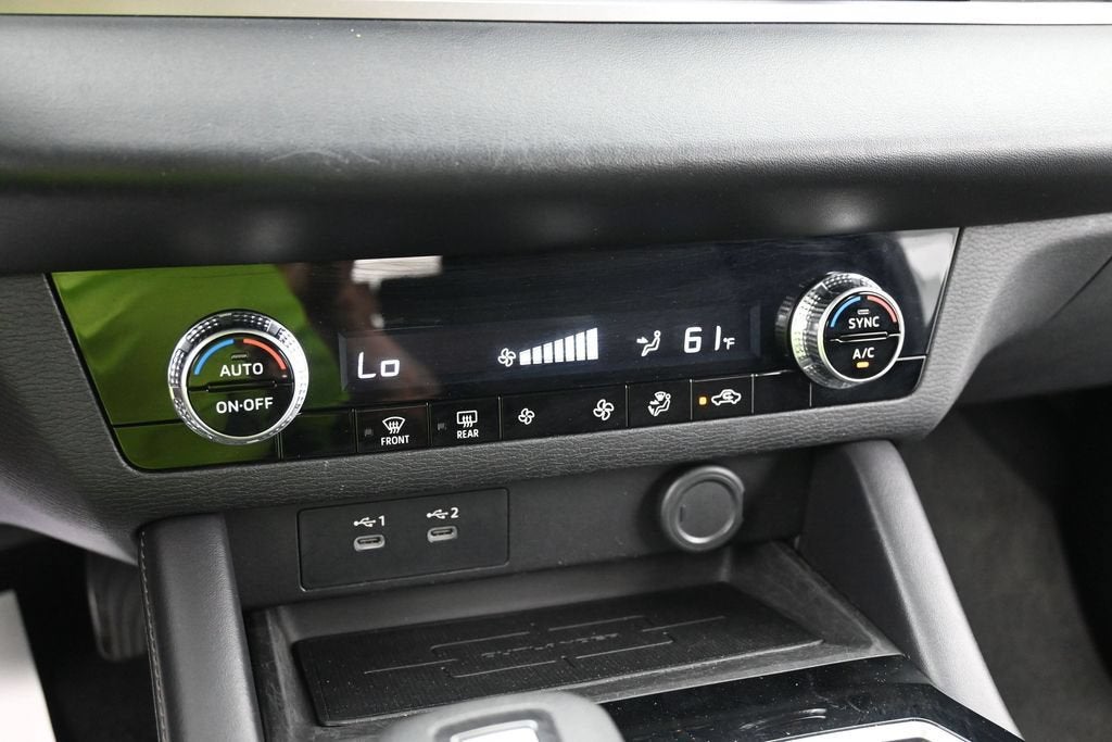 2025 Mitsubishi Outlander ES