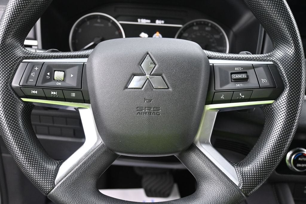 2025 Mitsubishi Outlander ES