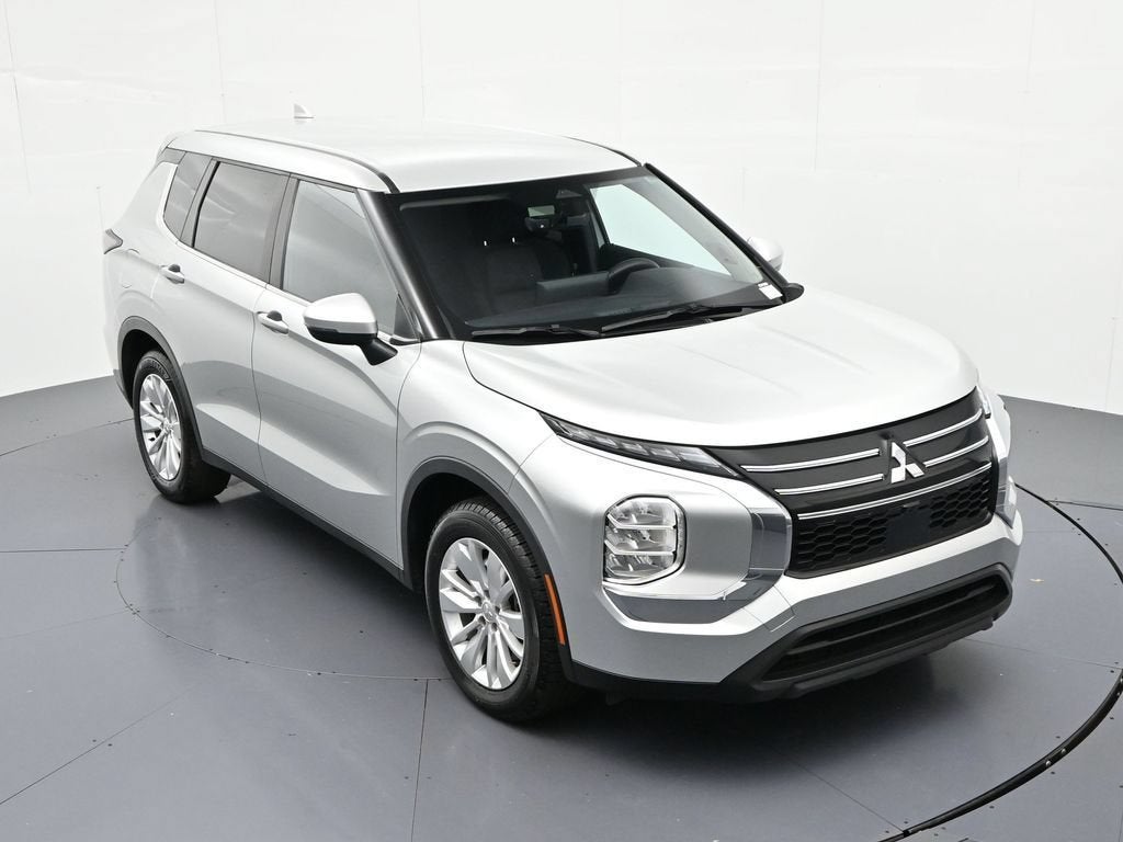 2025 Mitsubishi Outlander ES