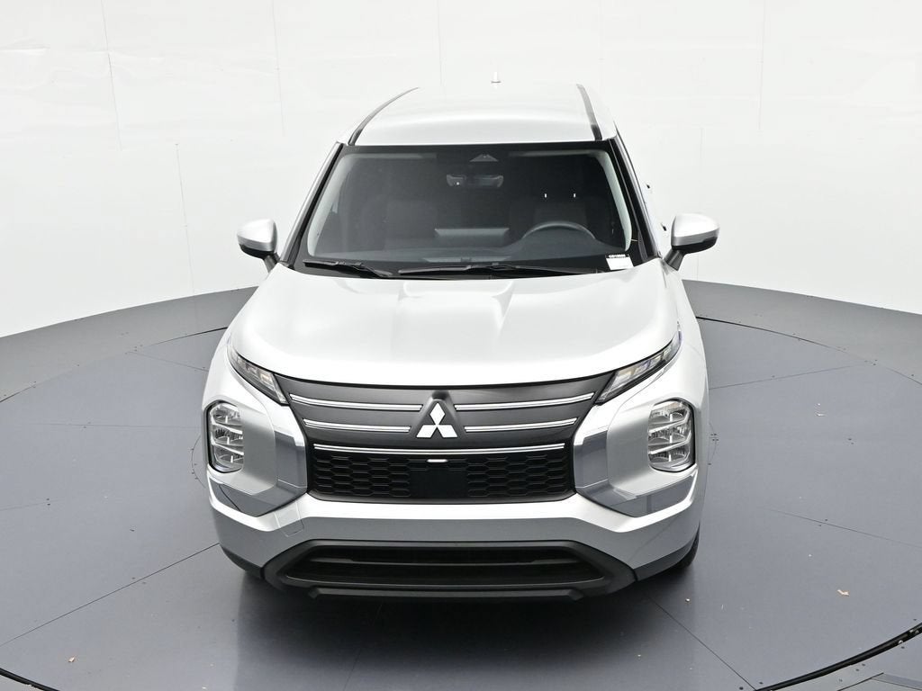 2025 Mitsubishi Outlander ES