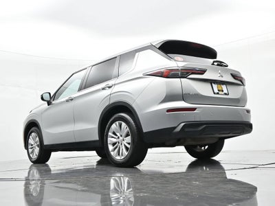 2025 Mitsubishi Outlander ES