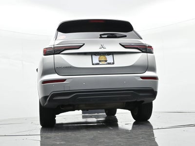2025 Mitsubishi Outlander ES