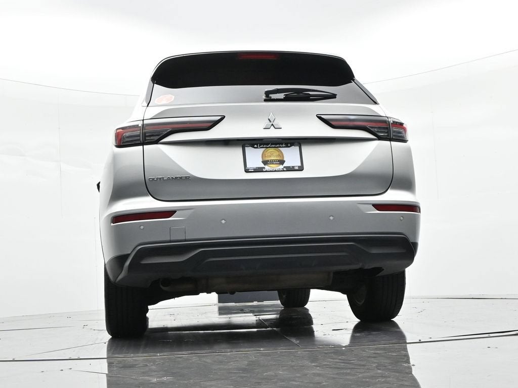 2025 Mitsubishi Outlander ES