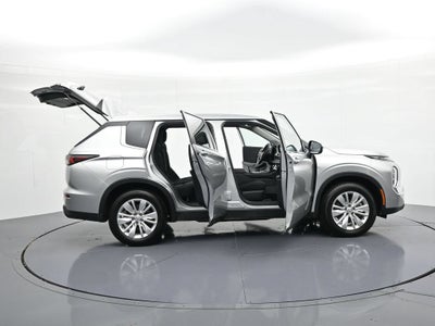 2025 Mitsubishi Outlander ES