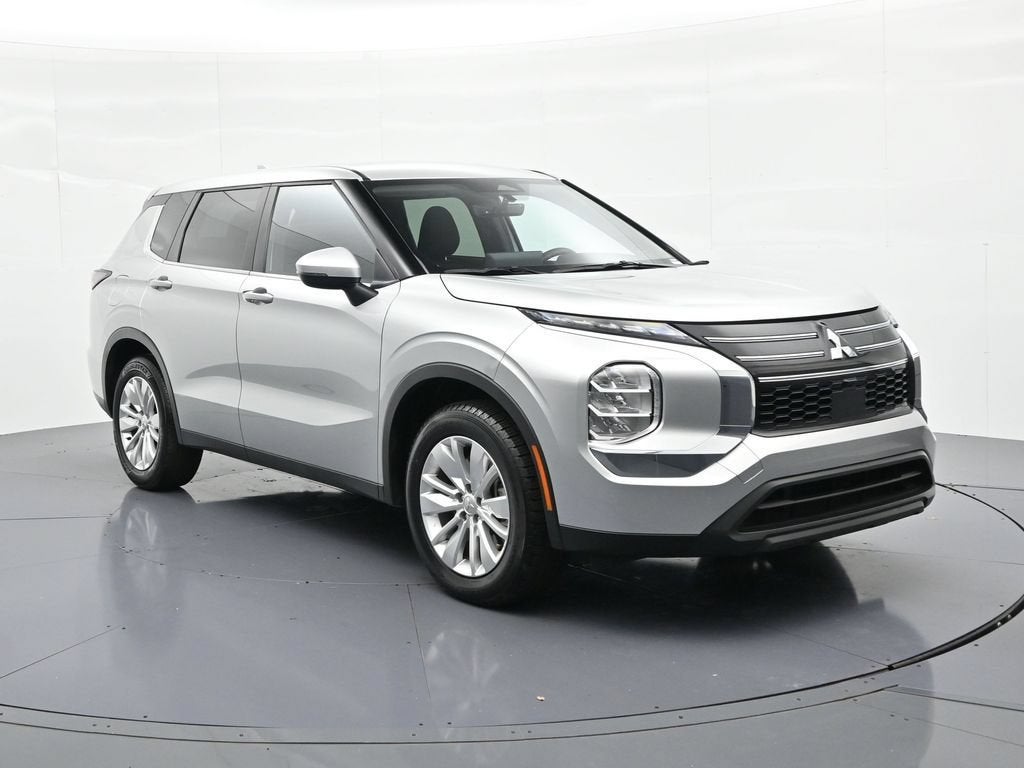 2025 Mitsubishi Outlander ES