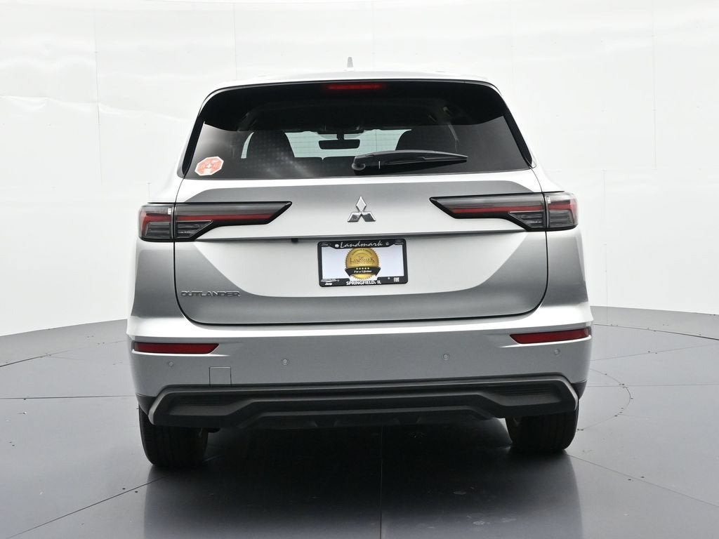 2025 Mitsubishi Outlander ES