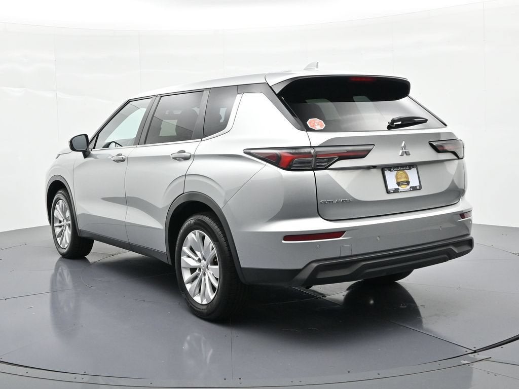 2025 Mitsubishi Outlander ES