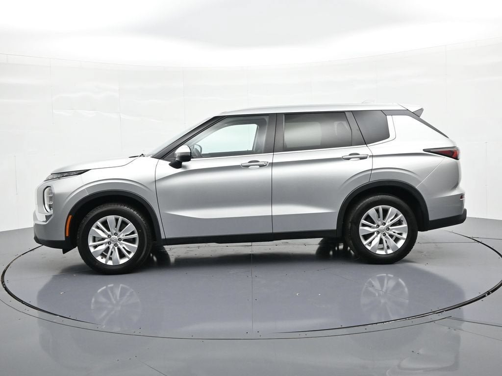2025 Mitsubishi Outlander ES