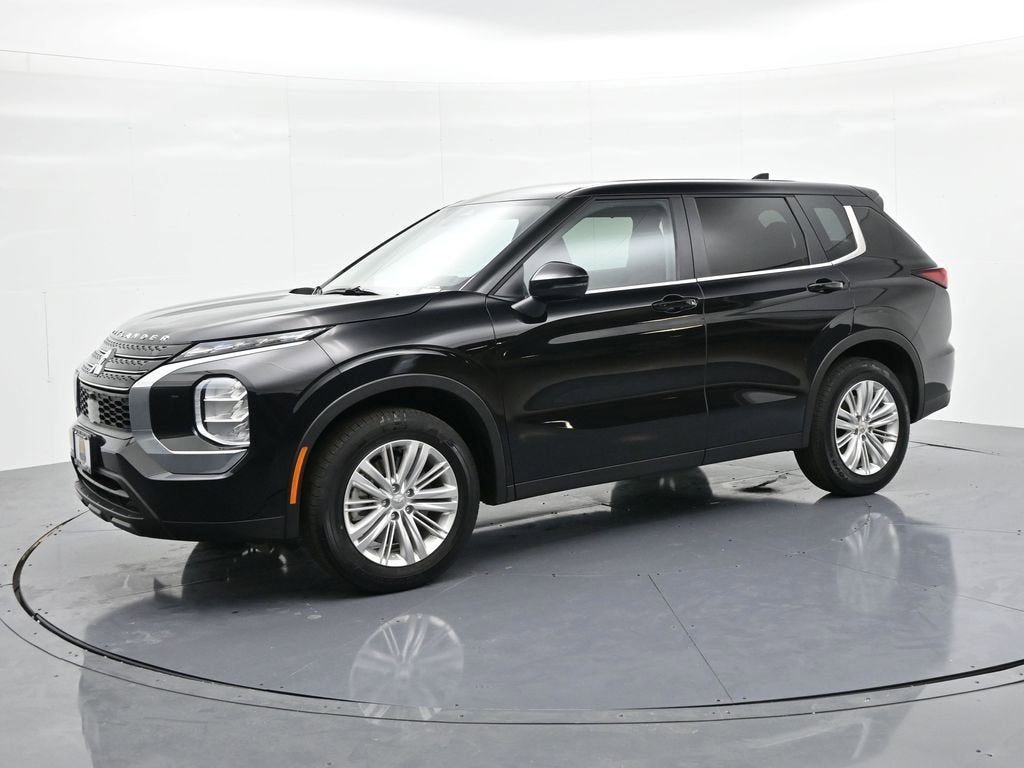 2024 Mitsubishi Outlander ES