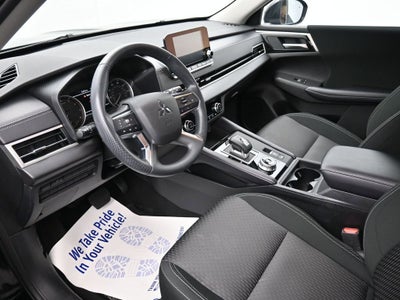 2024 Mitsubishi Outlander ES