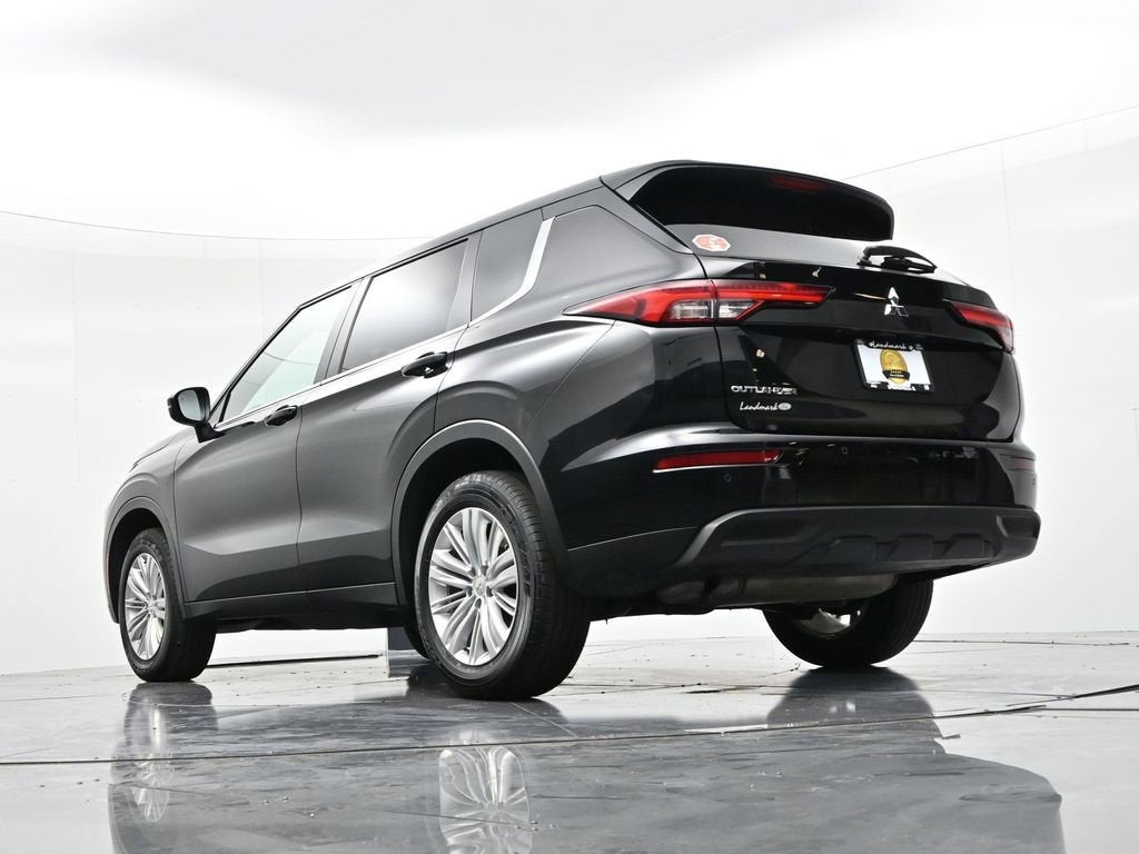 2024 Mitsubishi Outlander ES