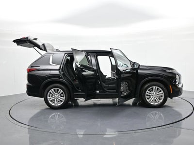 2024 Mitsubishi Outlander ES