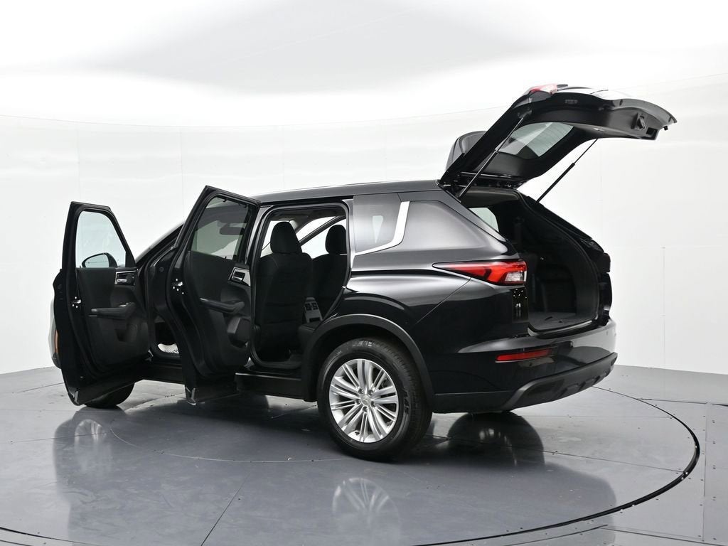 2024 Mitsubishi Outlander ES