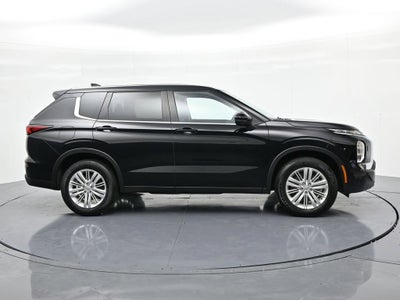 2024 Mitsubishi Outlander ES