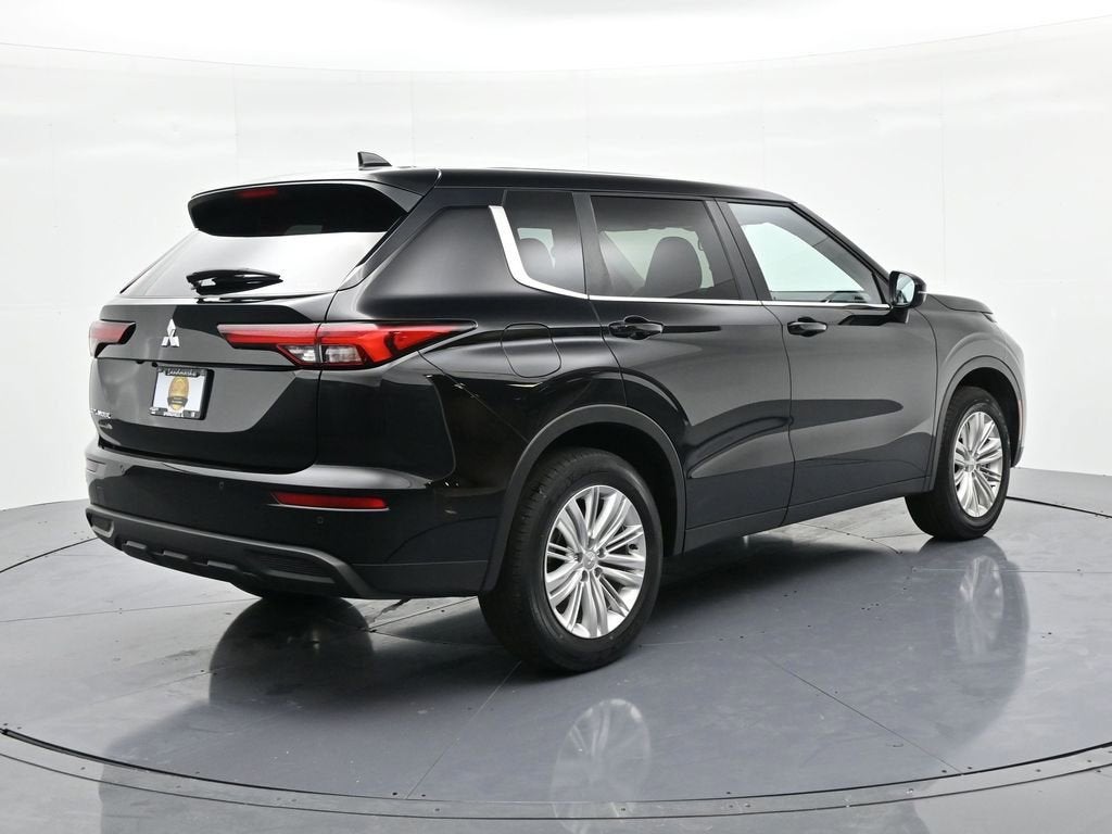 2024 Mitsubishi Outlander ES
