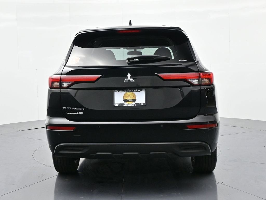 2024 Mitsubishi Outlander ES