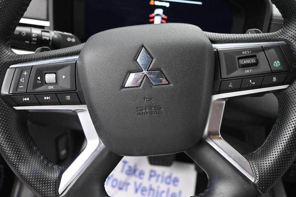 2023 Mitsubishi Outlander SE