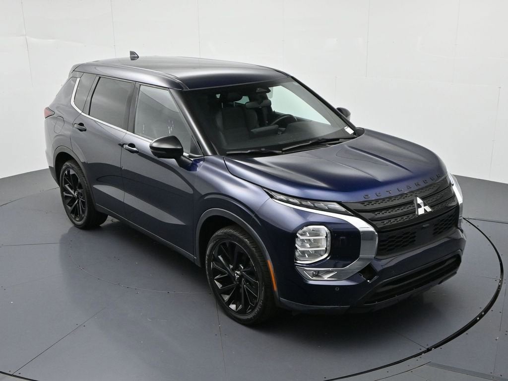 2023 Mitsubishi Outlander SE