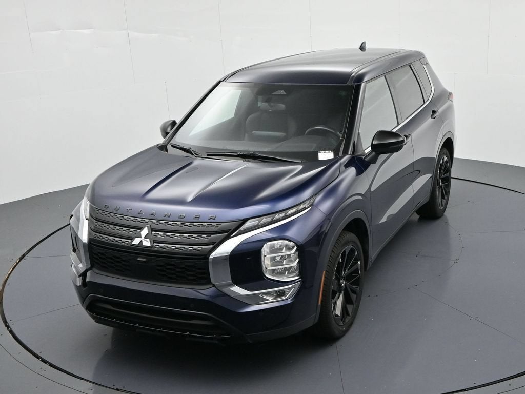 2023 Mitsubishi Outlander SE