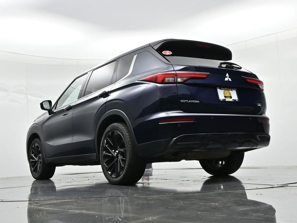 2023 Mitsubishi Outlander SE