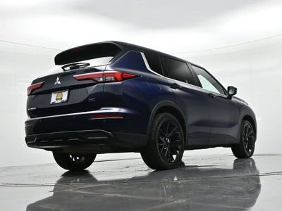 2023 Mitsubishi Outlander SE