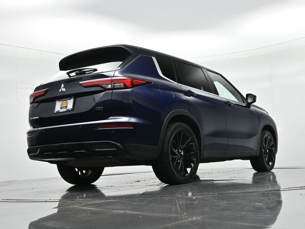 2023 Mitsubishi Outlander SE