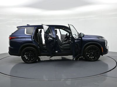 2023 Mitsubishi Outlander SE