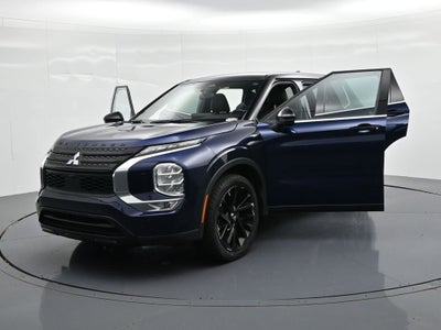 2023 Mitsubishi Outlander SE