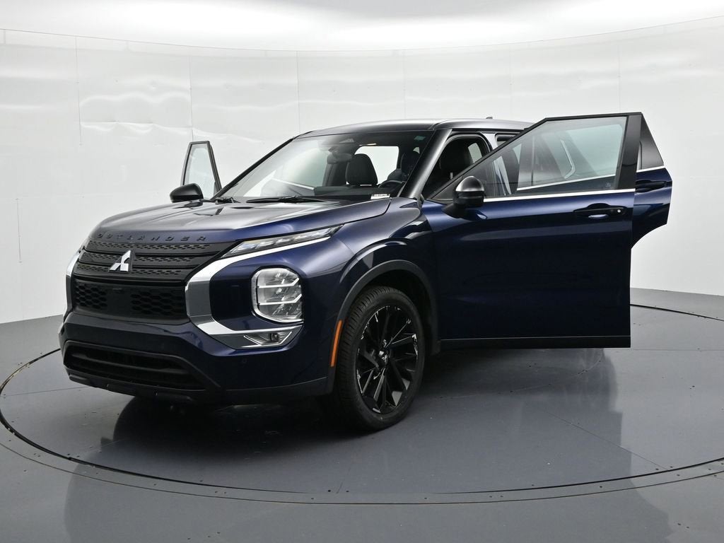 2023 Mitsubishi Outlander SE