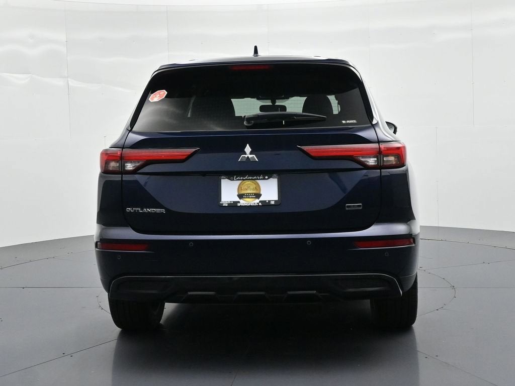 2023 Mitsubishi Outlander SE