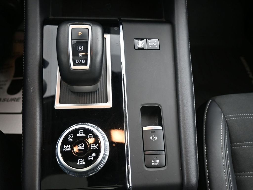 2024 Mitsubishi Outlander Plug-In Hybrid SE