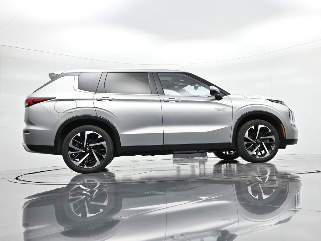 2024 Mitsubishi Outlander Plug-In Hybrid SE