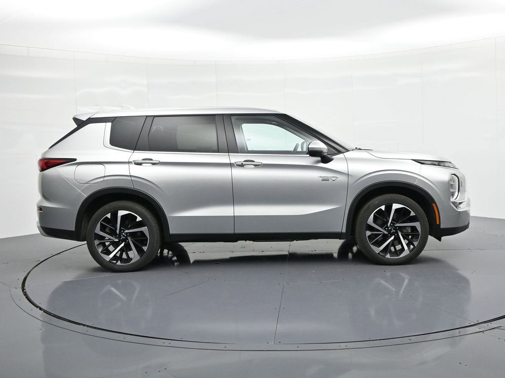 2024 Mitsubishi Outlander Plug-In Hybrid SE