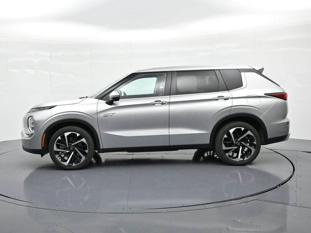 2024 Mitsubishi Outlander Plug-In Hybrid SE