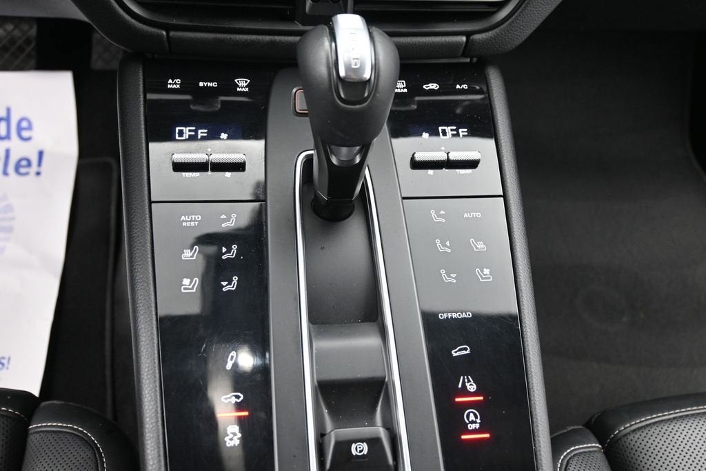 2023 Porsche Macan Base