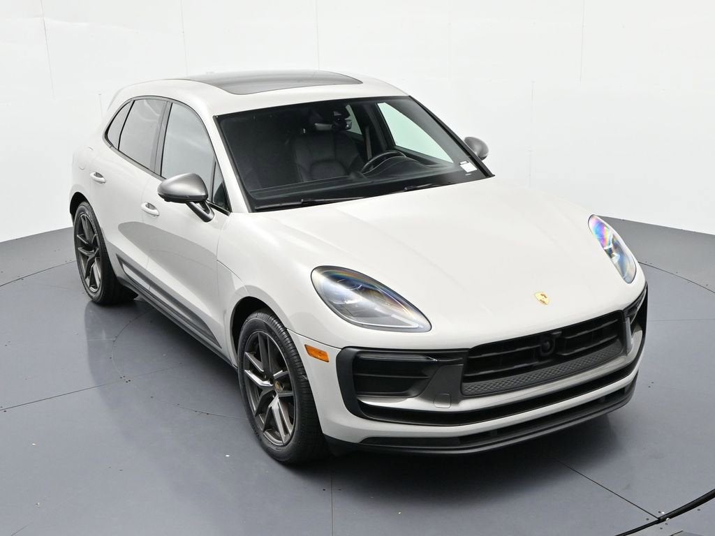 2023 Porsche Macan Base