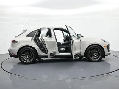 2023 Porsche Macan Base